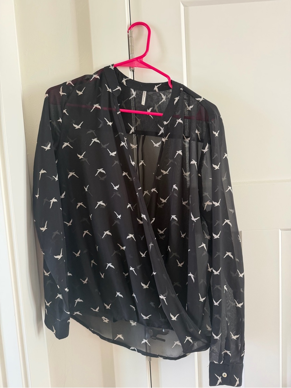 Tresics Black Bird-Print Wrap Blouse